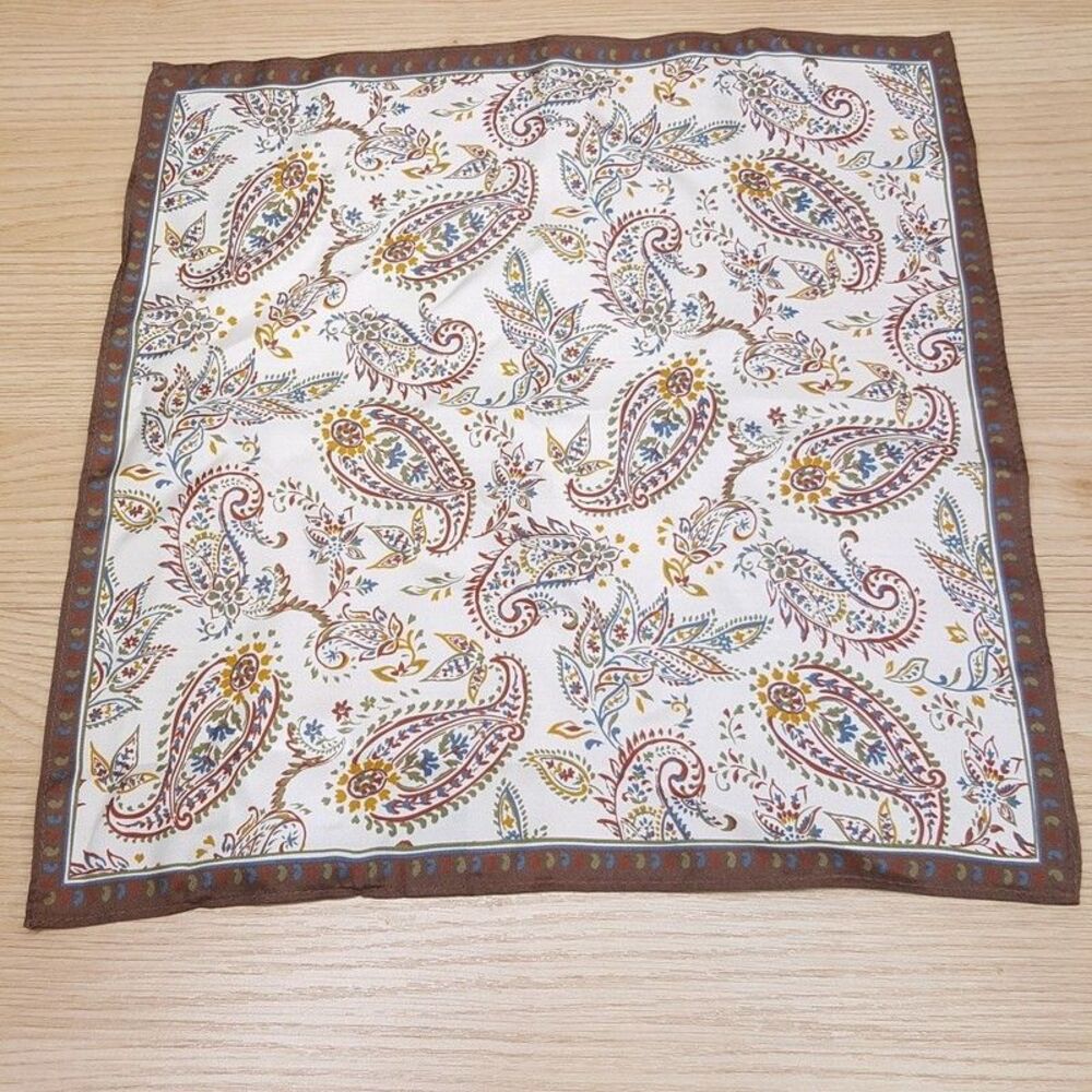 BLOOMINGDALES Mens Store Brown Cream Paisley Pocket Square 100% Silk